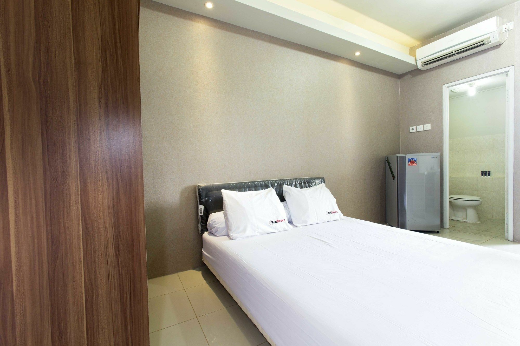 Reddoorz Apartment @ Pegangsaan Kelapa Gading 3 Jakarta Buitenkant foto